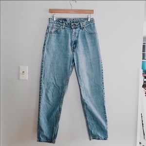 Levi’s 912 Boyfriend Light Wash Jeans size 27/28